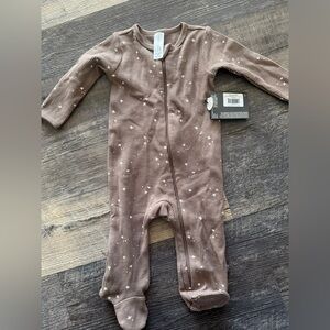 5 for $20✨NWT Gerber Modern Moments Infant baby Brown Sleeper Pajamas 3-6 Months